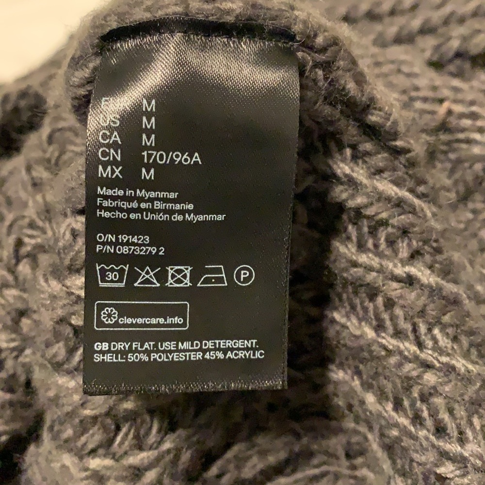 H&M Ribbed Turtleneck Sweater - Picture 8 of 8
